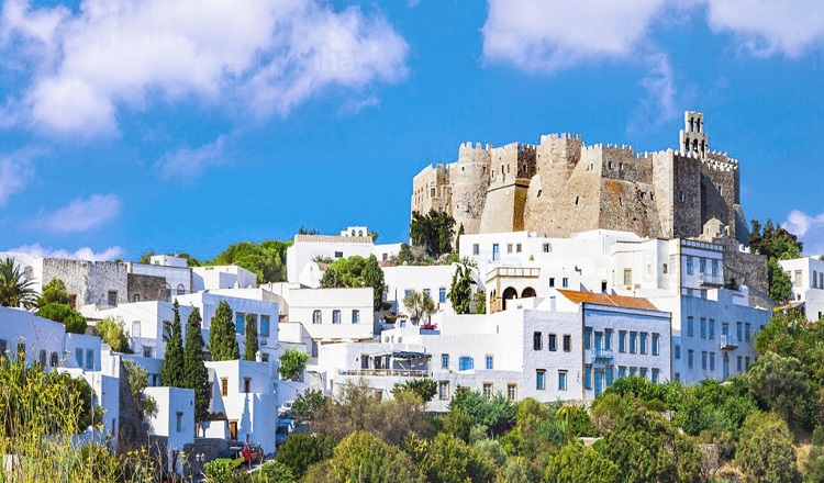 Piraeus - Patmos: Ferry tickets and routes