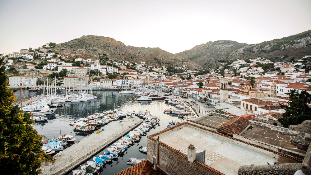 Hydra: Ferry schedules and online booking tickets