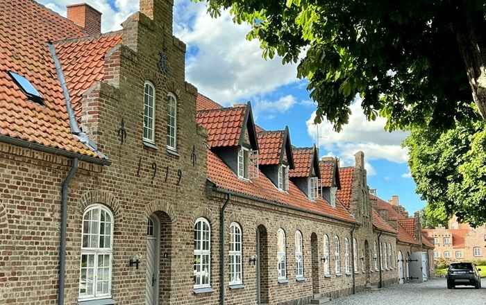 Grenaa - Halmstad: Fährtickets und Routen